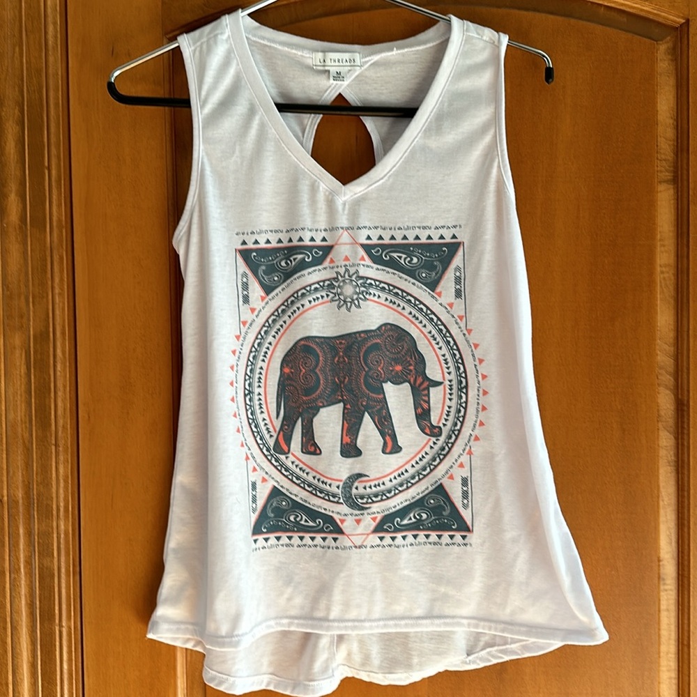 LA Threads women’s Elephant Tank Top white Keyhole Back Size Medium